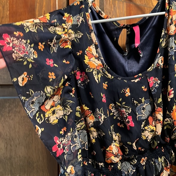 Floral Spring Dress - Picture 4 of 4